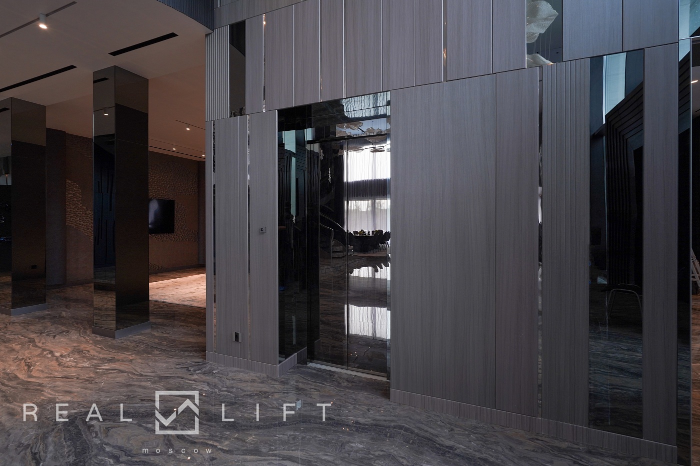 Пассажирский лифт в коммерческом здании